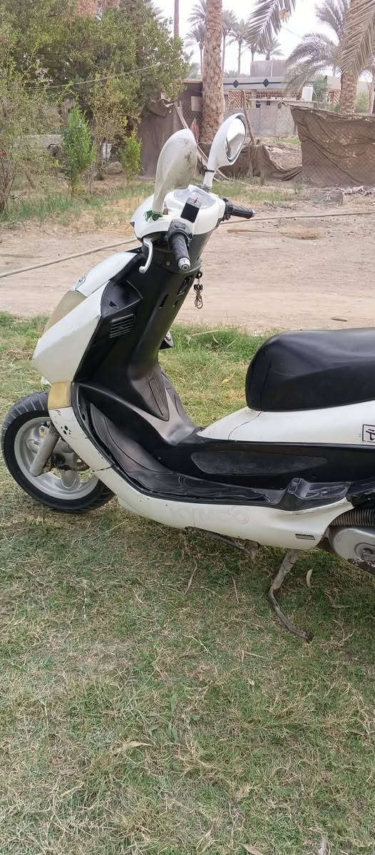 سلام عليكم
دراجه كامكو للبيع 
نقصها بس كابريتر
بابل محاويل 
السعر 350 وبيها مجال 
للتواصل خاص او ***********
