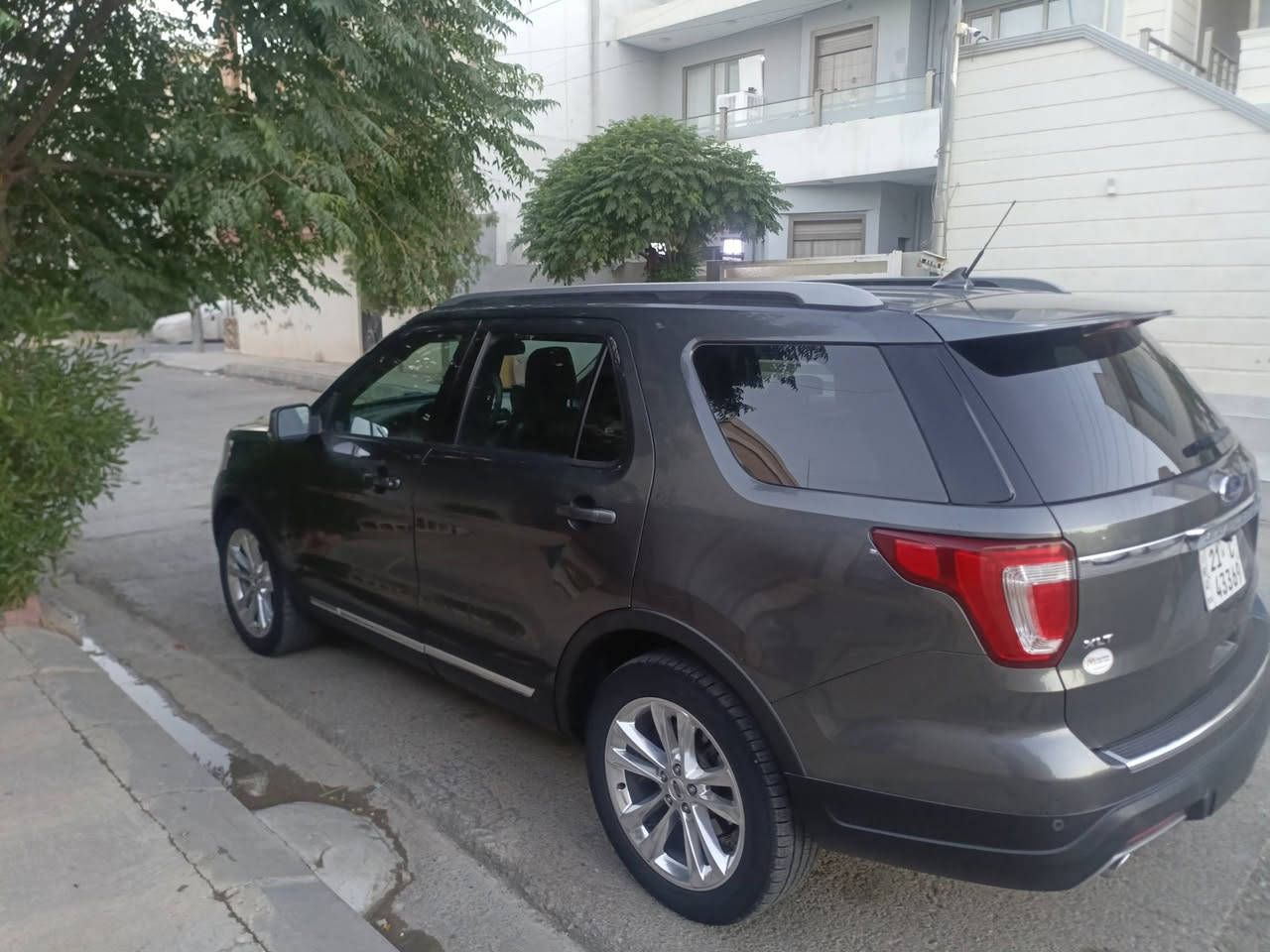 Ford: explorer
مۆدێل 2018
یەک پارچە بۆیاخ 
فول فول مواسەفات xlt
مەکینە 6 پستن 
بەسمە

دەبڵ ئەکسل
کوشن جلد
سێ ڕیز کوشن
تبرید مەرکەزی
ڕادار 
خەتی جادە 
حاسەی پێشو دواوە
پانۆڕاما
سەنەوی 2031
بەناوی خۆمانەوەیە
کارتی بنزینی هەیە
***********
***********
