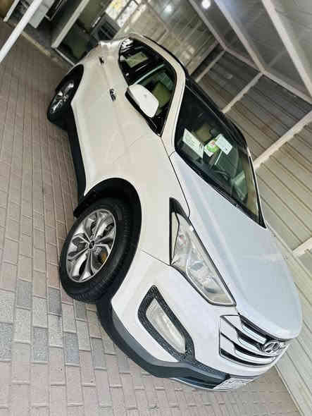 للبيع سنتافية خليجي 7 راكب موديل 2014 قمارة بنرامة ماشية 141 الف حقيقي شرط الفحص 
محرك 2400 
كير محرك كفالة عامة برغي مامفتوح بيهن 
بدون صبغ السيارة فقط رشة خفيفة بالتكمة يم السايق اثر شخط زغير وبيها 3 حالوبات بالبنيد وباقي التفاصيل بالصور سيارة جديدة كلش ونظيفة برغي مابيها نقص 
تخم تاير جديد صدر امامي خلفي ماعوزة برغي 
سيارة مضبوطة كلش لايت زنون مكان السيارة بغداد السعر 155 وبيها مجال للمشتري 
للاستفسار ***********
