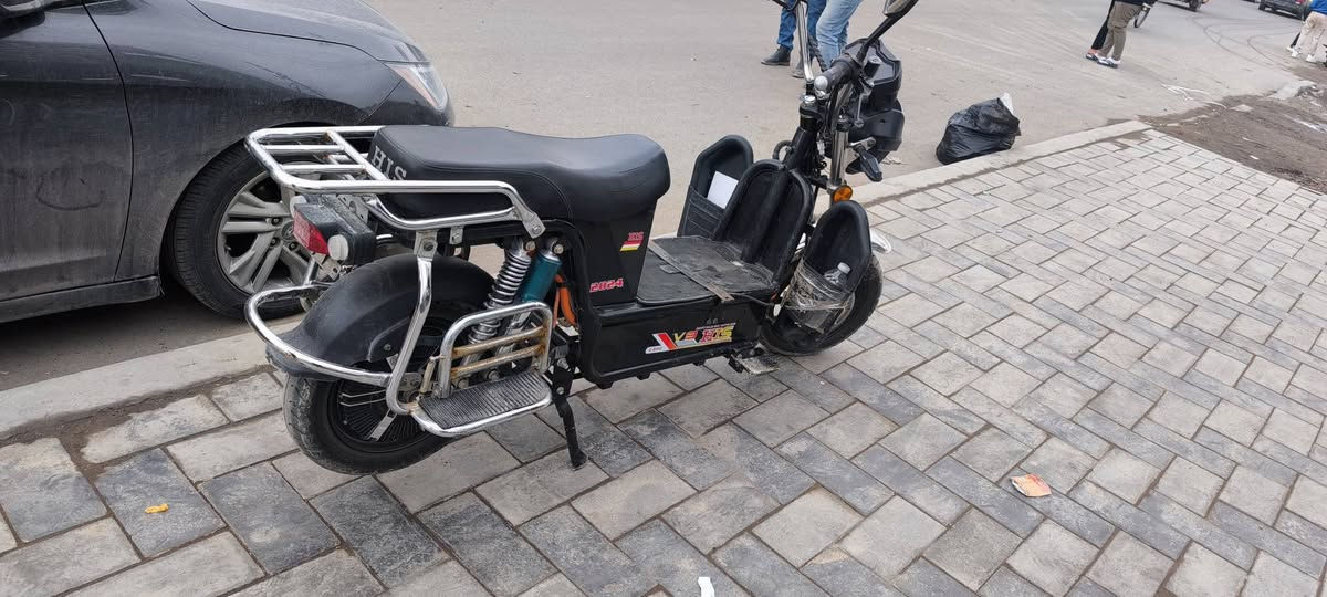 هارلي حديد للبيع نظافة فول بطاريات ليثيوم 
30 امبير مابيها نقص كلها شغالة السعر بـ750 الف بسعر البطاريات العنوان كرادة قرب ساحة كهرمانة ***********
