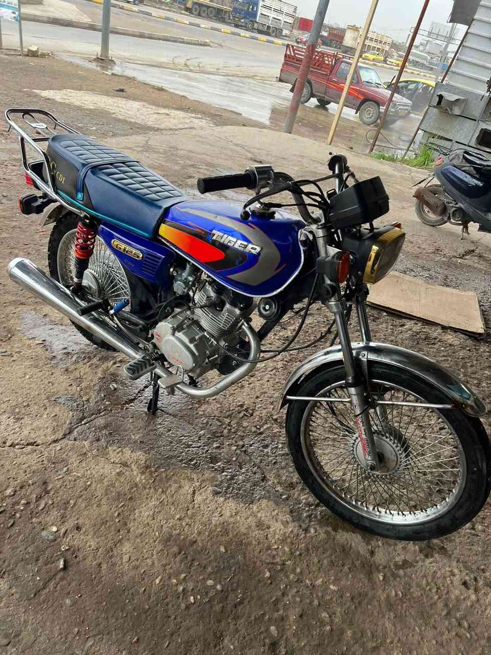 سلام عليكم دراجه 2019 للبيع مكينه شرط ما مفتوحه ويرمنيه كلها شغاله تايرات جداد بريكات امامي خلفي كلو شغال مطور جاهز من كل شي : سعر500 وبي مجال شراي بيك خير وتدلل مكان زنجلي : اتصل ودلل: ***********
