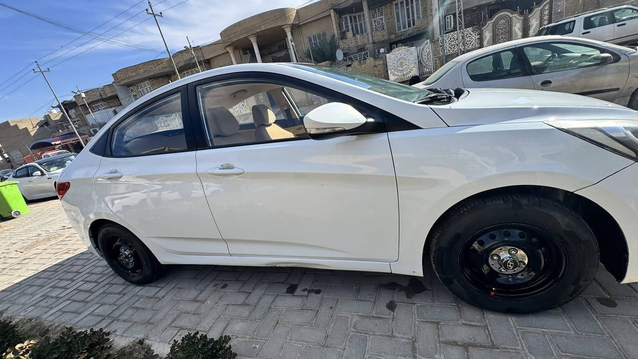 اكسنت للبيع موديل ١٤ خليجي ميكنه ١.٤ مخلين عليها منظومة غاز ممشى السياره ١٤٠ كم بيها رصعه بالقماره والدوسه مثل ما مبين بالصور  
سعرها 85 
للتواصل ***********
