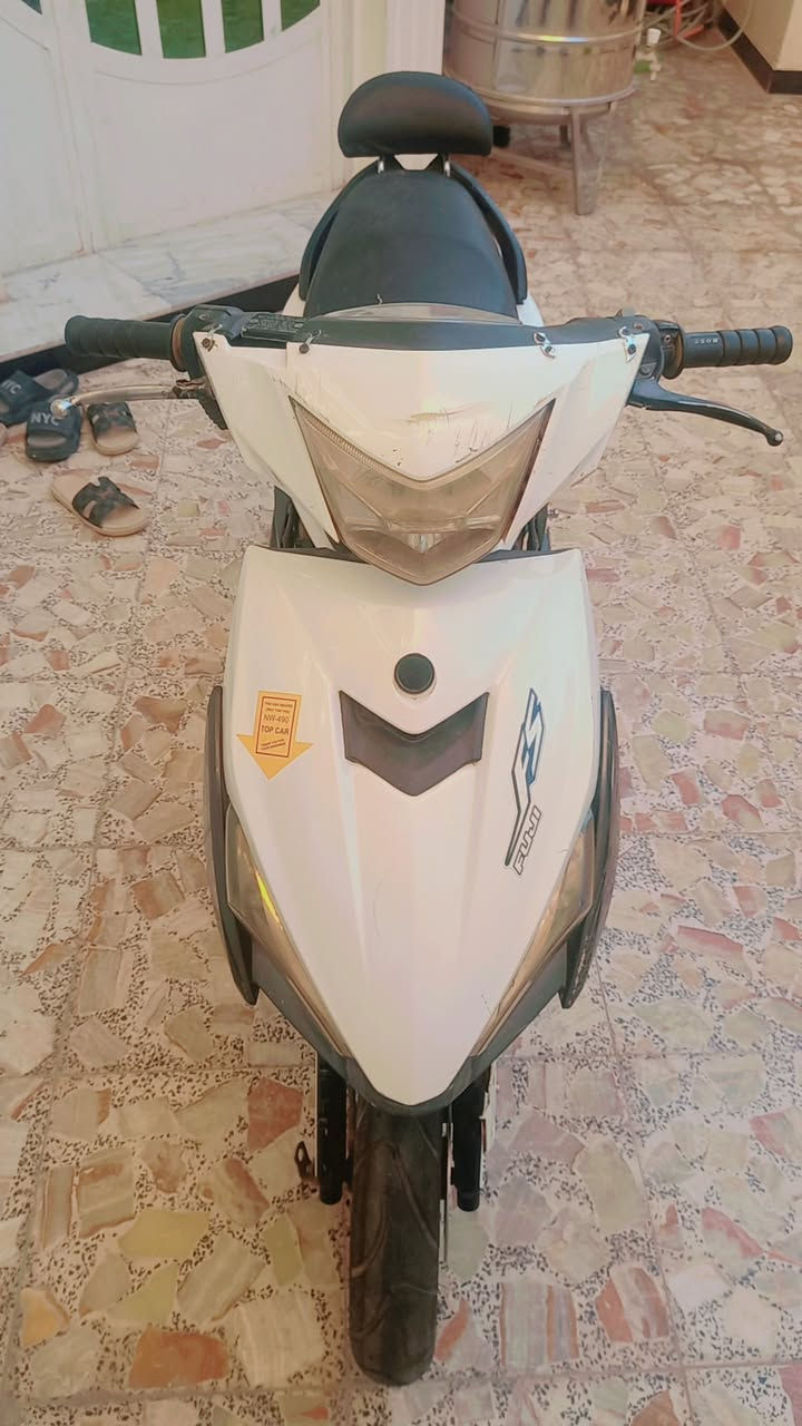 السلام عليكم fs دراجه شغاله نكره ب 250 وبيهه مجال


**إذا كنت صاحب هذا الإعلان وتريد حذفه لأي سبب، رجاءا أرسل رسالة إلى الدعم الفني**