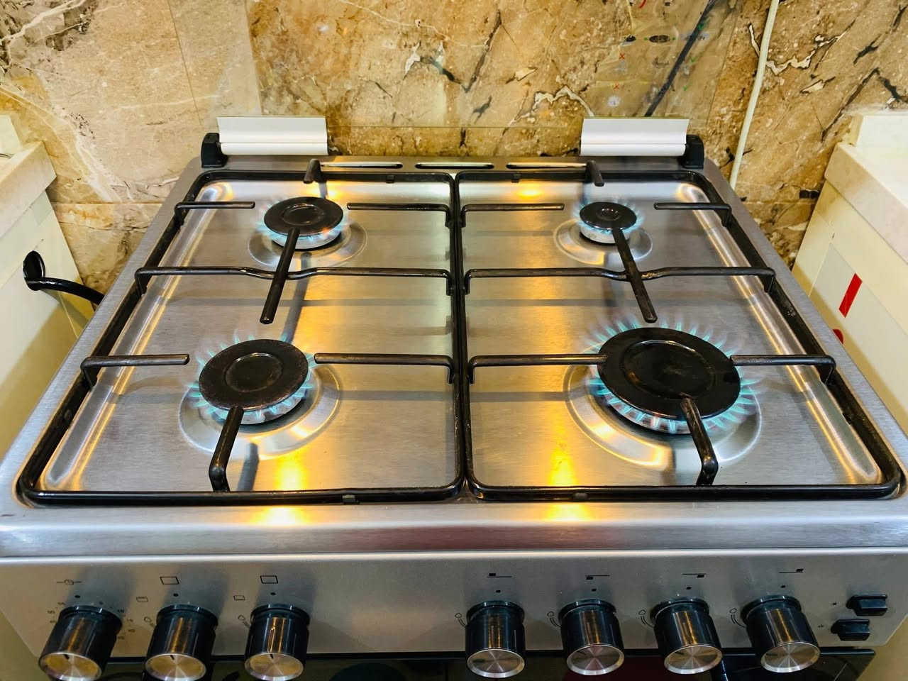 السلام عليكم اخوان اغراض مستعمله نظيفه للبيع طباخ استعمال شهرين ب150 ومرشحه ماركه المانيه استعمال شهرين ب100 وغساله سامسونك وزن 7 كيلو ب100 وميز طعام بدون كراسي 50 الف رجاء بس الجاد بالشراء يدخل يراسل


**إذا كنت صاحب هذا الإعلان وتريد حذفه لأي سبب، رجاءا أرسل رسالة إلى الدعم الفني**