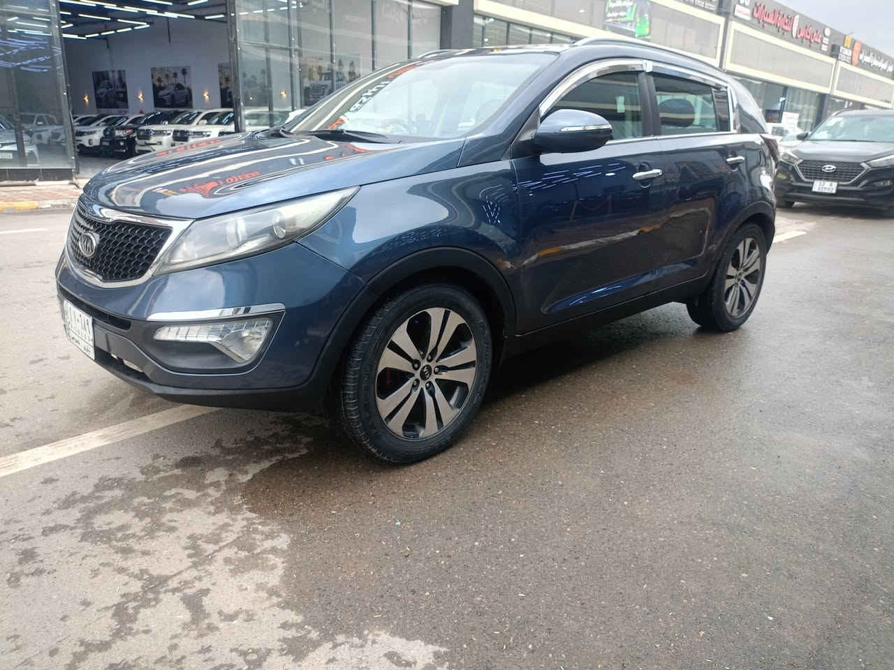 سلام عليكم كيا سبورتج موديل 2012محرك 4. 2400دوش المرغوب السيارة فول مواصفات بانوراما بصمة تبريد لمس كشنات كهرب.جلد هيترات السيارة فول واحد على واحد رقم الماني سنوية جديدة كابون بانزين ورقي السيارة جاهزة مايعوزها مصرف كلها شرط السيارة مصبوغة حزام بچم كبس شرط والضهر كبس السعر110$الاستفسار على الرقم كورك ***********. اسيا ***********
