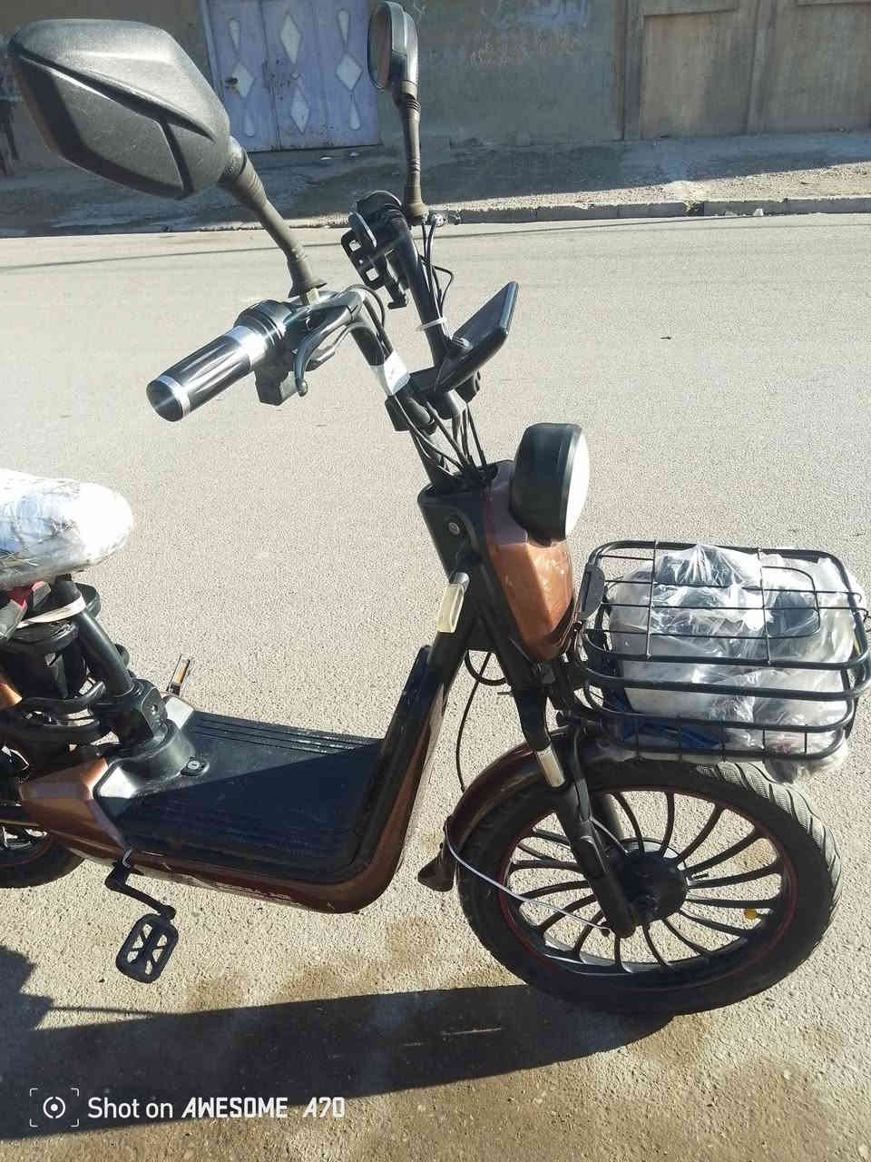 سلام عليكم ورحمة الله وبركاته
دراجه شحن خمسه بطاريات 5  حجم 20 ملف 1000 واط 
60 فولط نظام سرقه بصمات 2 
بطاريات جدد شرط على فحص  
رجوع R االى البك 
ماطور نضيف مثل الصوره 
السعر 325 الف بي مجال حق الجيه 
العنوان الموصل ايسر ا
لاستفسار على رقم 
***********
***********
