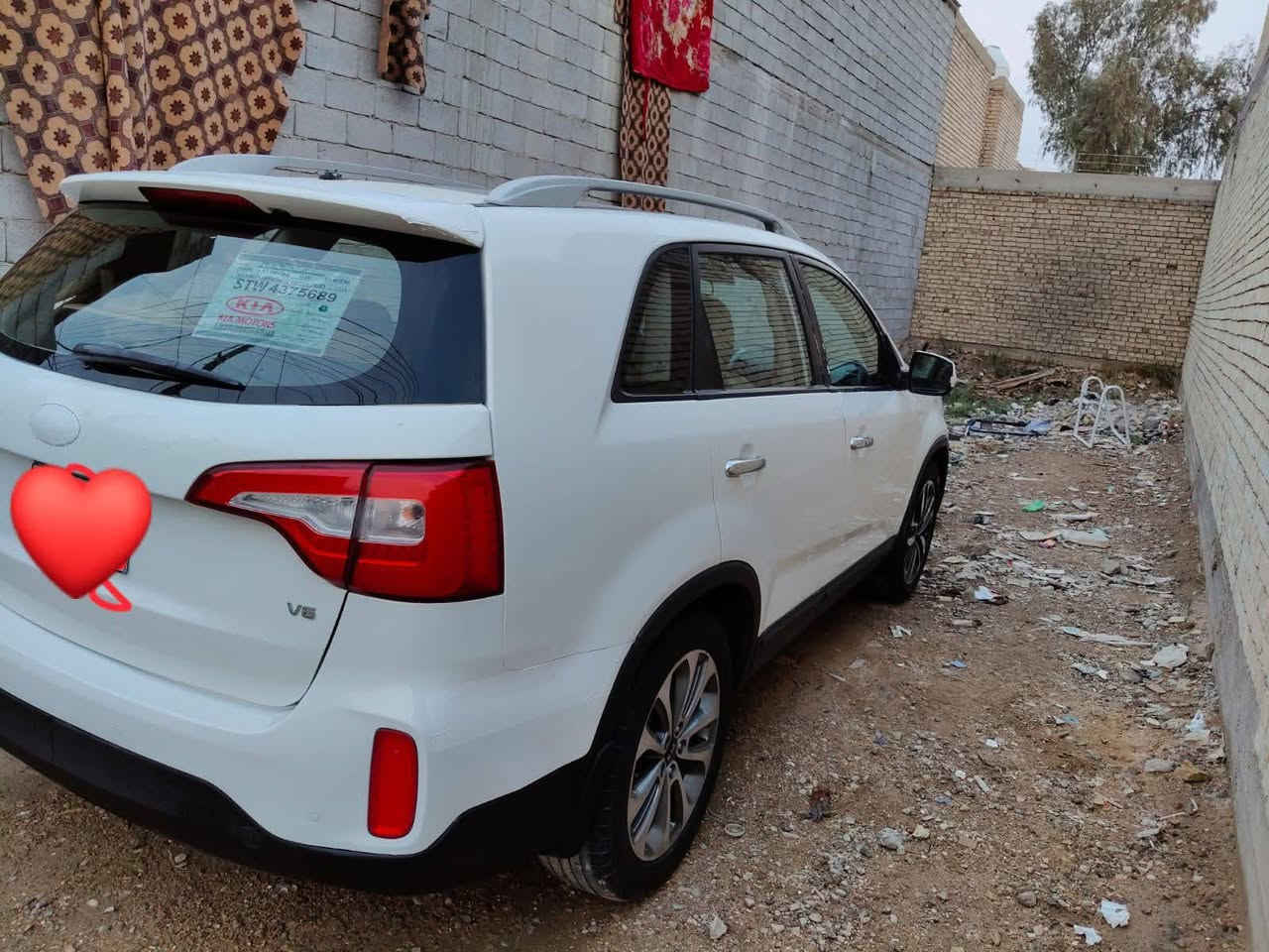 سورنتو 15 خليجي كويتي فول لخير بيها صبغ بنيد وجاملغ وتكمه صفحت اليمنه سعر 140 شراي يتصل وذا اكو مراوس حسب القناعه (*********** بسمي تحويل ثاني يوم
