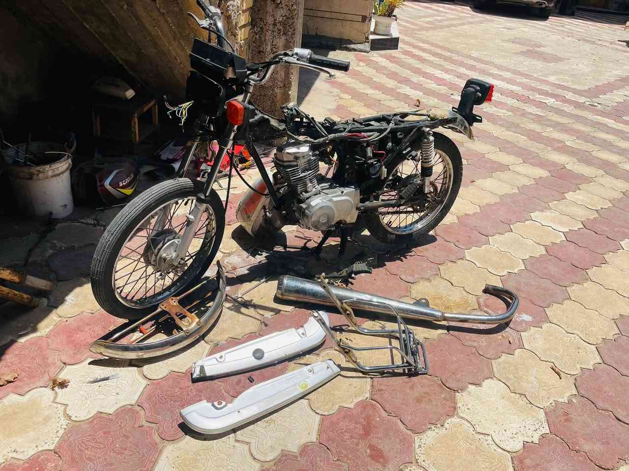 السلام عليكم  نامه ‏أصلا شلامجه موديل ٢٠٢٣ أوراق أصلي أغراضها كاملة موجودات محرك شرط شغل السعر ٥٧٥مكان طوريج ***********

