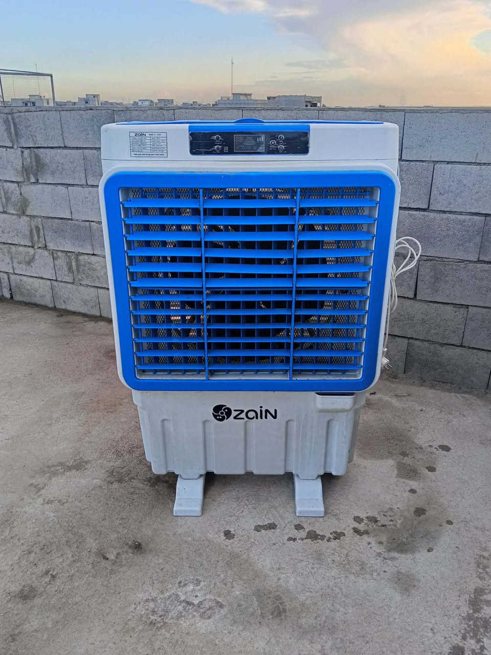 كونفيرة حجم الكبير نظيفة. مع الكنترول مالتها
السعر120

***********
