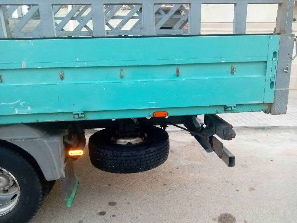 اتيكو موديل 2000 شمعه بلاديه تدفئه تبريد قطرة صبغ مابيها تخم تاير سته برغي
 طنيه 3800 اجول بيها بأي وكت بغداد بل شورجه باسمي تحويل ثاني يوم صدر جديد خلفي امامي محرك بلادي وبيها مجال لطيبين 
***********
*********** بغداد, العراق
