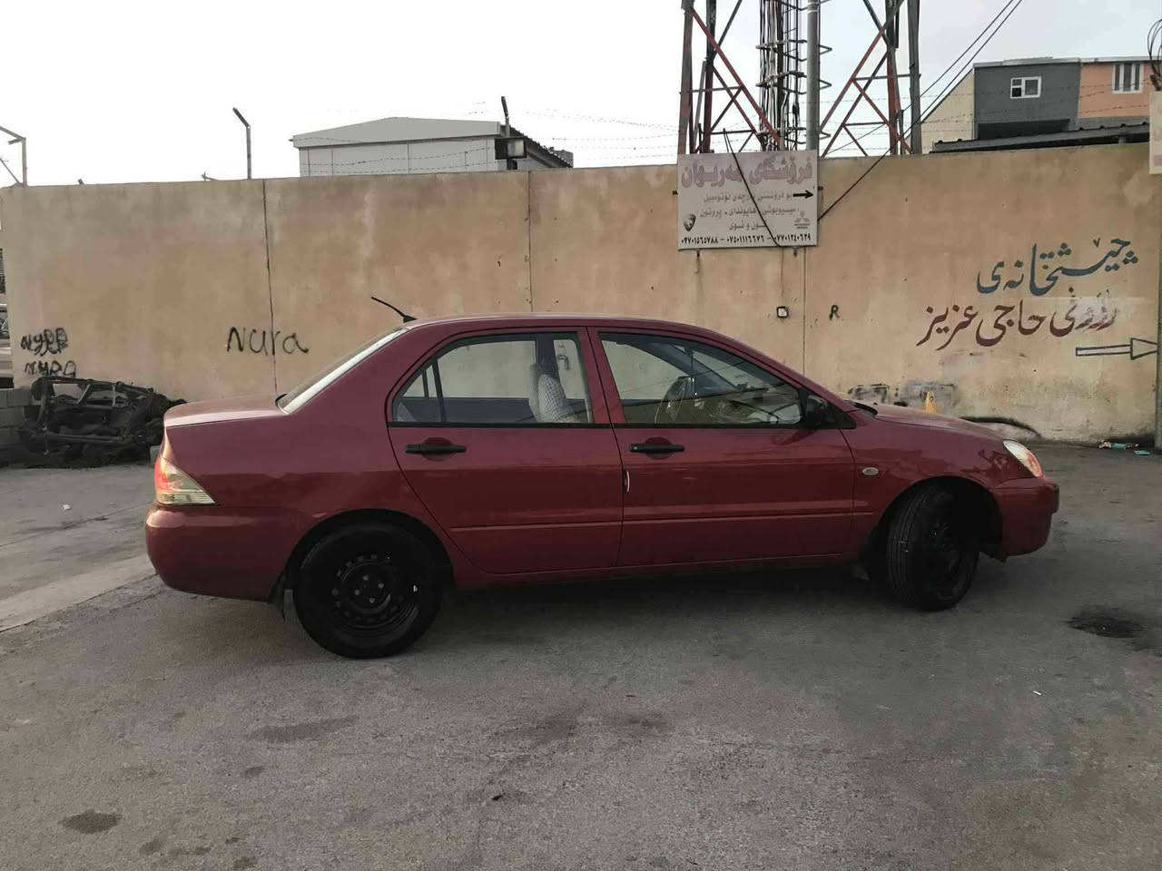 السلام عليكم 
مسيوبيشي لانسر ٢٠٠٨
تبريد ثلج تدفئه
كير اوتماتيك كفالة مكينه جانت 1300 بدلتها 1500 كفالة نوزل بلاك جدد
تخم تاير لوك جديد تخم وياله جديد شاشه كامره بلاد بدون صبغ فقط بارد جاملغ يسار وشويه من باب السايق الكلير مالها شوي بي جراد يعني مو الصبغ كهربائيات كله بلاد وكله شغال سنويه وأرقام جدد هذه جديد مكانها في السليمانية 
السعر 78ورقه وبيها مجال بيها طكه بالصدر بوشه أو لاستيك رباط 
للاستفتار الاتصال 
*********** السليمانية, العراق
