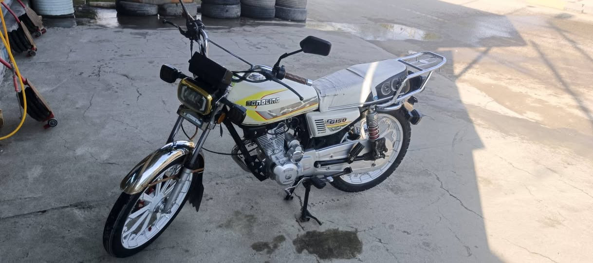 سافان 5كير موديل 2024 جاهزه من كلشي مكان جمعيه قرب مدرست الجهاد متواجد على الفيس ورقم ***********8
سعر725 وبيها مجال بصيط
