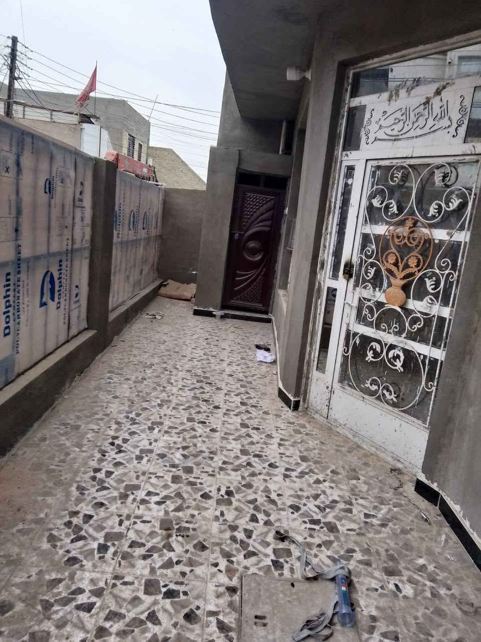 سلام عليكم عندي بيت زراعي    طابو زراعي ابو ريسان فرع خامس سند 25  في زعفرانيه مساحة 100مربع غرفةالنوم ومطبخ وهول وصحيات وفوك غرفه وصحيات بيت كامل لاستفسار ***********
