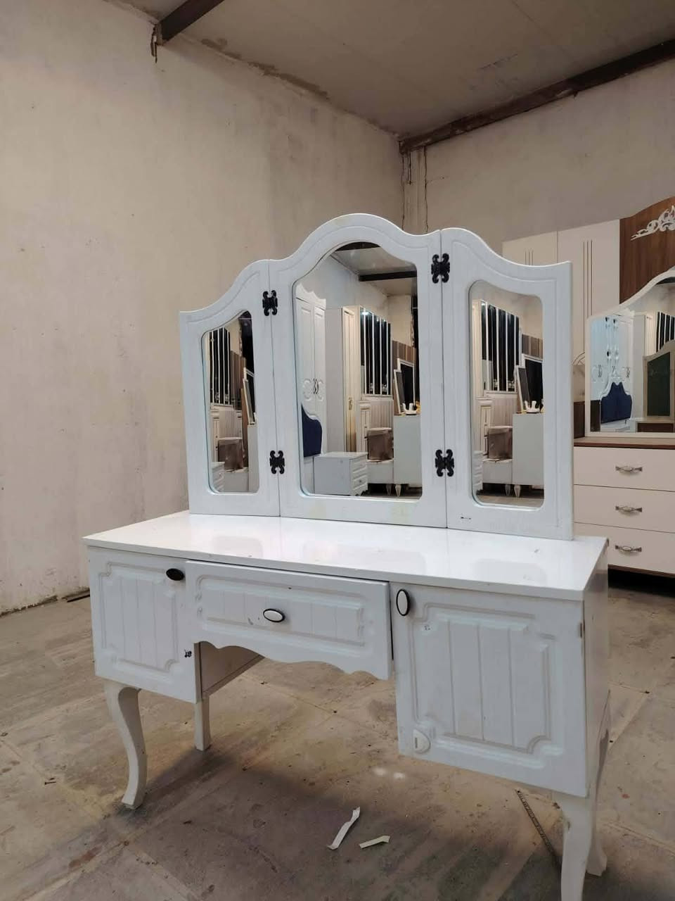 غرفة نوم كانتري مستعملة🇹🇷
 نضافة90٪💯
عدد القطع / 7
نضام / أبواب  💢 
سعرها /800💸

شد ونقل داخل بغداد مجاني🚛
يوجود توصيل محافضات 🚛 حجز واتساب فقط ***********
