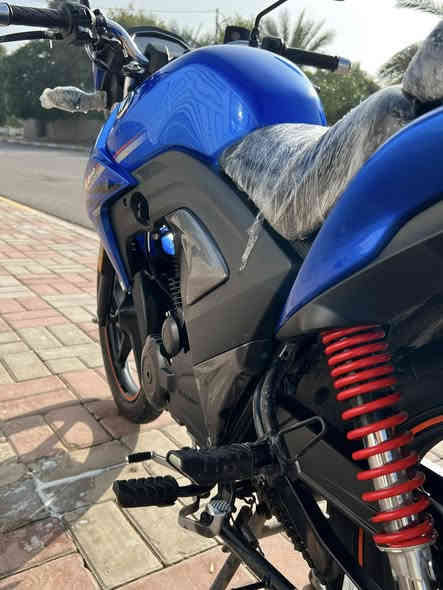 سلام عليكم هاوجي بطح ka
موطور جديد حيل جديد ماشي قليل جدا 
موديل 23 الوجبه الجديده 
رقم وسنويه انكليزي 
الدراجه مانقصها شي 
السعر 20$ لموشراي لا يتصل
مكاني تاميم 
رقم الهاتف ***********
