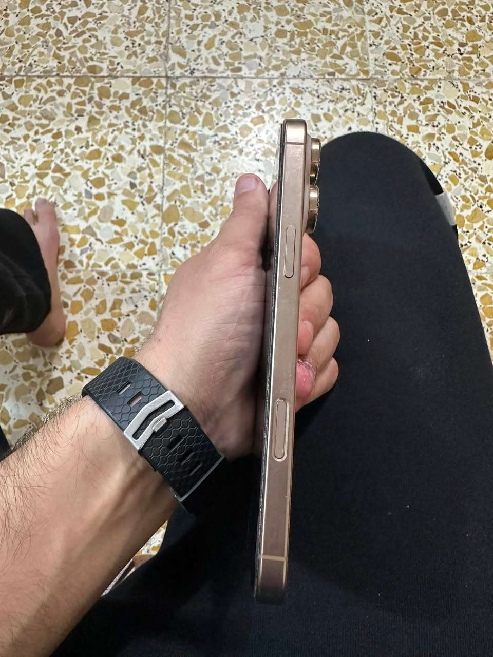آيفون 16 برو ماكس
_ذاكره 256 
_بطارية 91 
_شرق اوسط 
الجهاز نظيف جدا جدا 
الاستفسار ع الرقم ⬇️⬇️
***********
