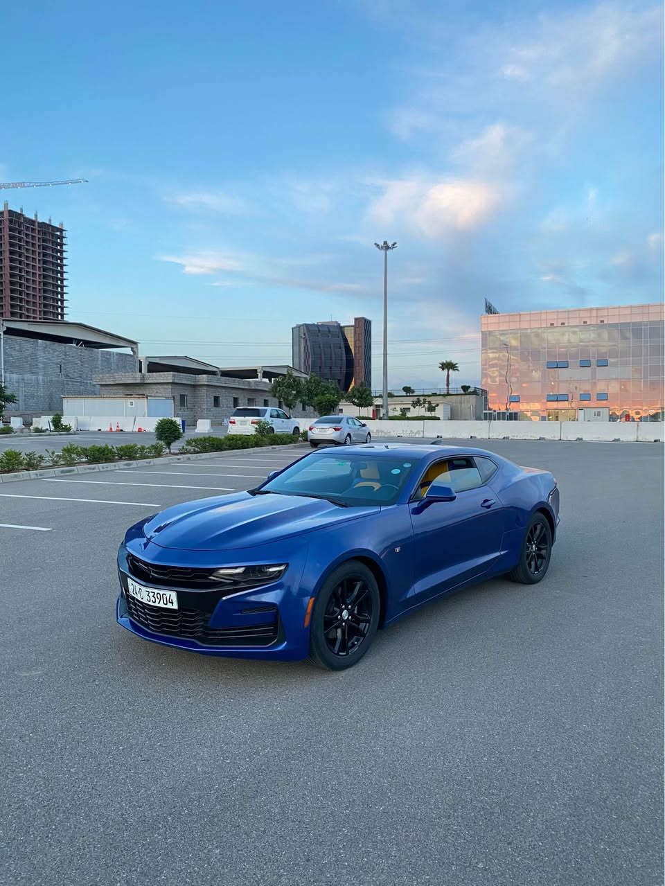 Chevrolet CAMARO 2023 
محرك ٤ و توربو السيارة ب سعر كلش مناسب 
ماشية ٤٨ الف ميل تقريباً 
لون مميز بدون دواخل 
ضررها ربع بونيد و جاملوغ بدون دواخل 
الارباكات مرجع سستم شريكة 
السيارة مرقمة جاهزة بدون مصرف 
سعرها ١٤٧$ ورقة و بيها مجال 
للمزيد من المعلومات اتصل على هذا الرقم 
كورك-واتساب
(***********) سميل, دهوك
