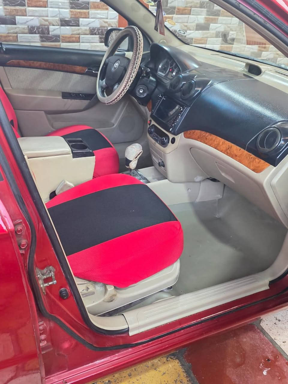 افيو خليجي 2007 رقم بغداد نكليزي بسمي السياره جديده مال جناي محرك جديد كير جديد حداديه جديده تبريد ثلج شاشه كامره لايت زنون علي ناصي زنون السياره مصبوغه حزام اثر جراد 
العنوان بابل مركز السعر 59 
***********
*********** ابو كرار
