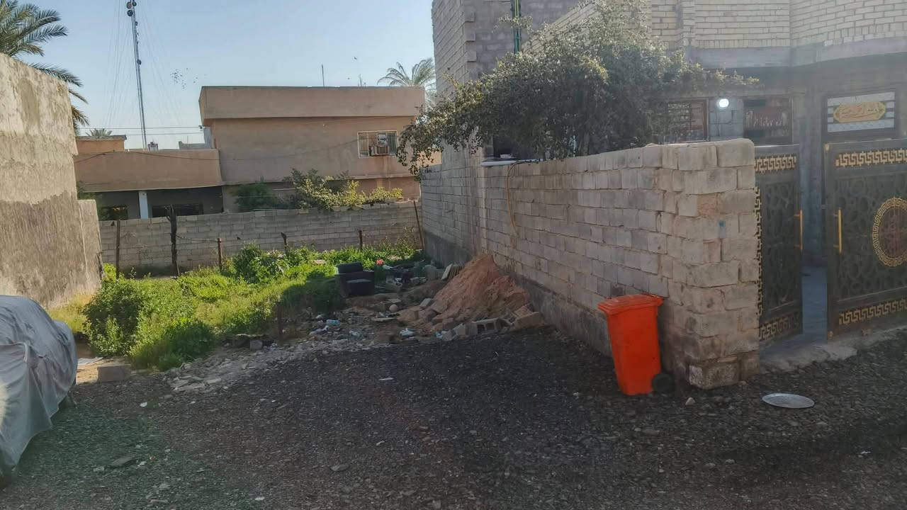 السلام عليكم  ورحمه الله وبركاته  من رخصت  مدير الكروب  يوجد لدي قطعه للبيع المساحة 100\ متر  الواجه  5متر وربع  النزال  19متر   موقع القطعه   الراشدية. بغداد الشارع الرئيسي  بتجاه الناحه   سنتر الراشديه  بالقرب من الدكتوره داليا العبيدي  ثالث قطعه  في داخل فرع الصالون
إتصال ‏‪***********‬‏
واتساب ***********
