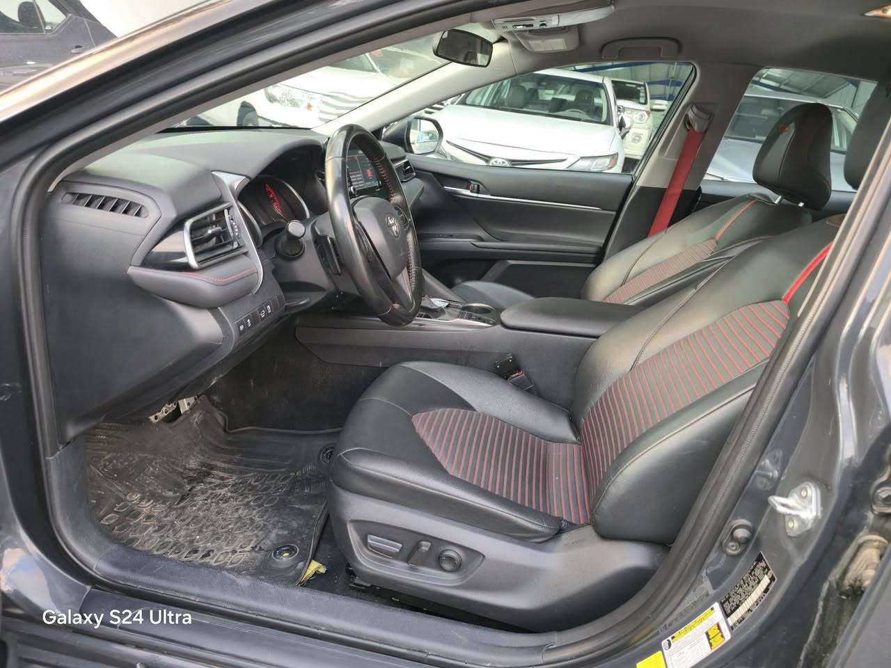 كامري موديل 2023  TRD  محرك 6 افلون
ماشي ٢٦ الف 
بدون صبغ بدون ارباك بدون دواخل بدون تبديل 
تعديل بسيط حافة جاملغ السكن وصبعين تعديل حافة صندوق
رقم سليمانية 
مكانها كركوك موجودة في معرض ديار بكر 
سعر ٢٣٠ 
***********
