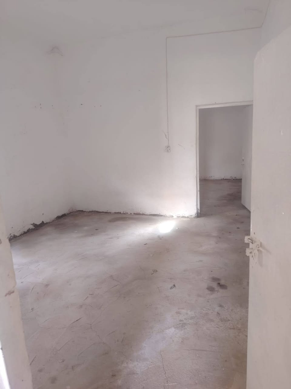 مشتمل مطلوب مبادرة قسط شهري 416الف  100متر طولاني زين القوس بشارع الملة فرعي كبال ساحة  قريبة على مدرسة
بناء بلوك وسكف عكادة  كما موضح  للاستفسار *********** علما مطلوب95 مليون  مبادرة
