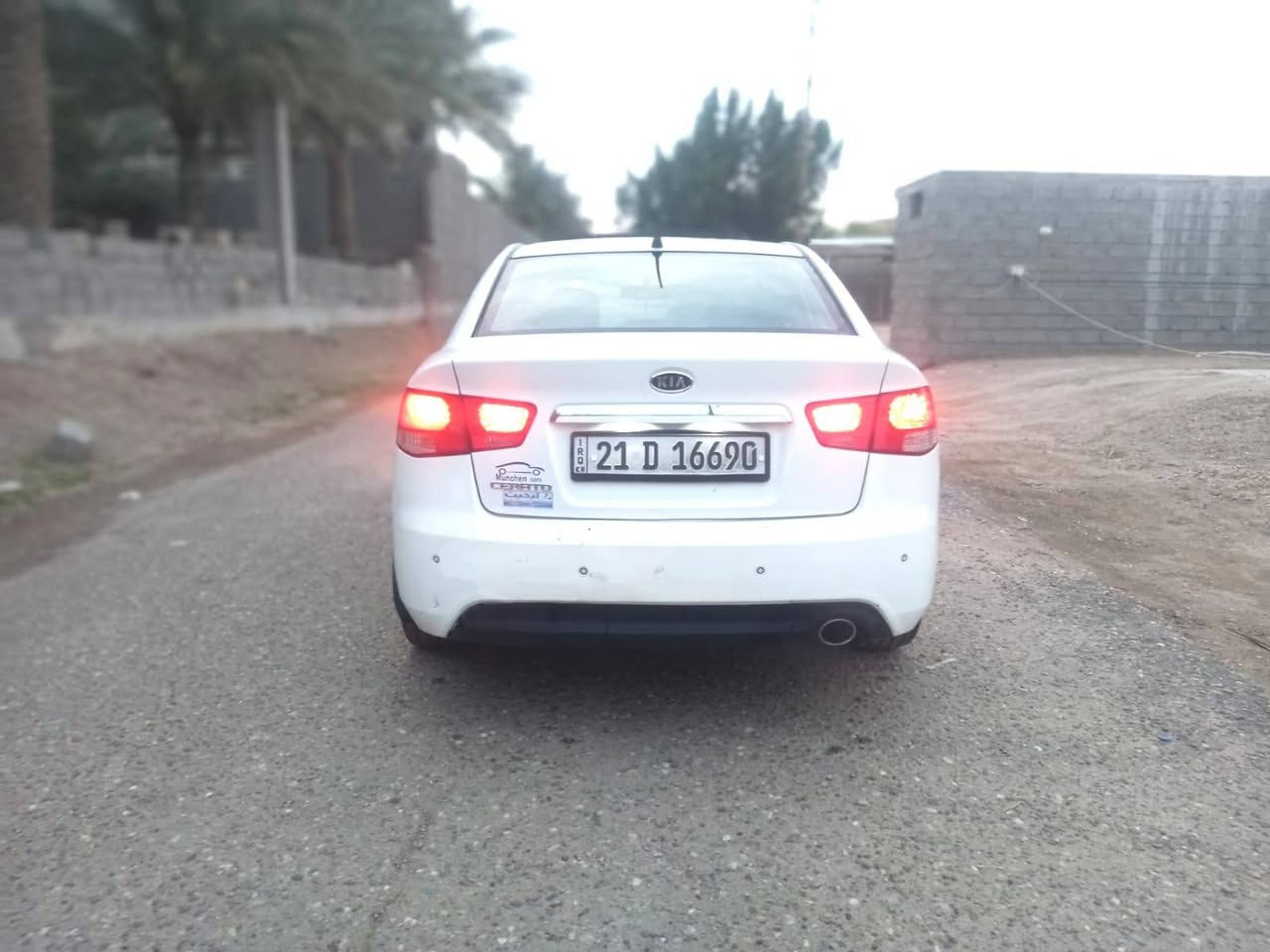 سيراتو موديل 2013 فول مواصفات 1/1 محرك 1600 رقم سليمانية الجديد بسمي سنوية تنتهي 2028 شهر السادس مكفولة من الظربة والتبديل فقط صبغ باب السكن  والباقي مكفولة بصمة تشغيل وبصمة ابواب تحكم  ستيرن جهتين  شفتات ستيرن رياضية  راديو شاشة اصلية  وبيها هواية مواصفات 
السعر 118 مكاني الانبار ــــ فلوجة 
***********
***********
