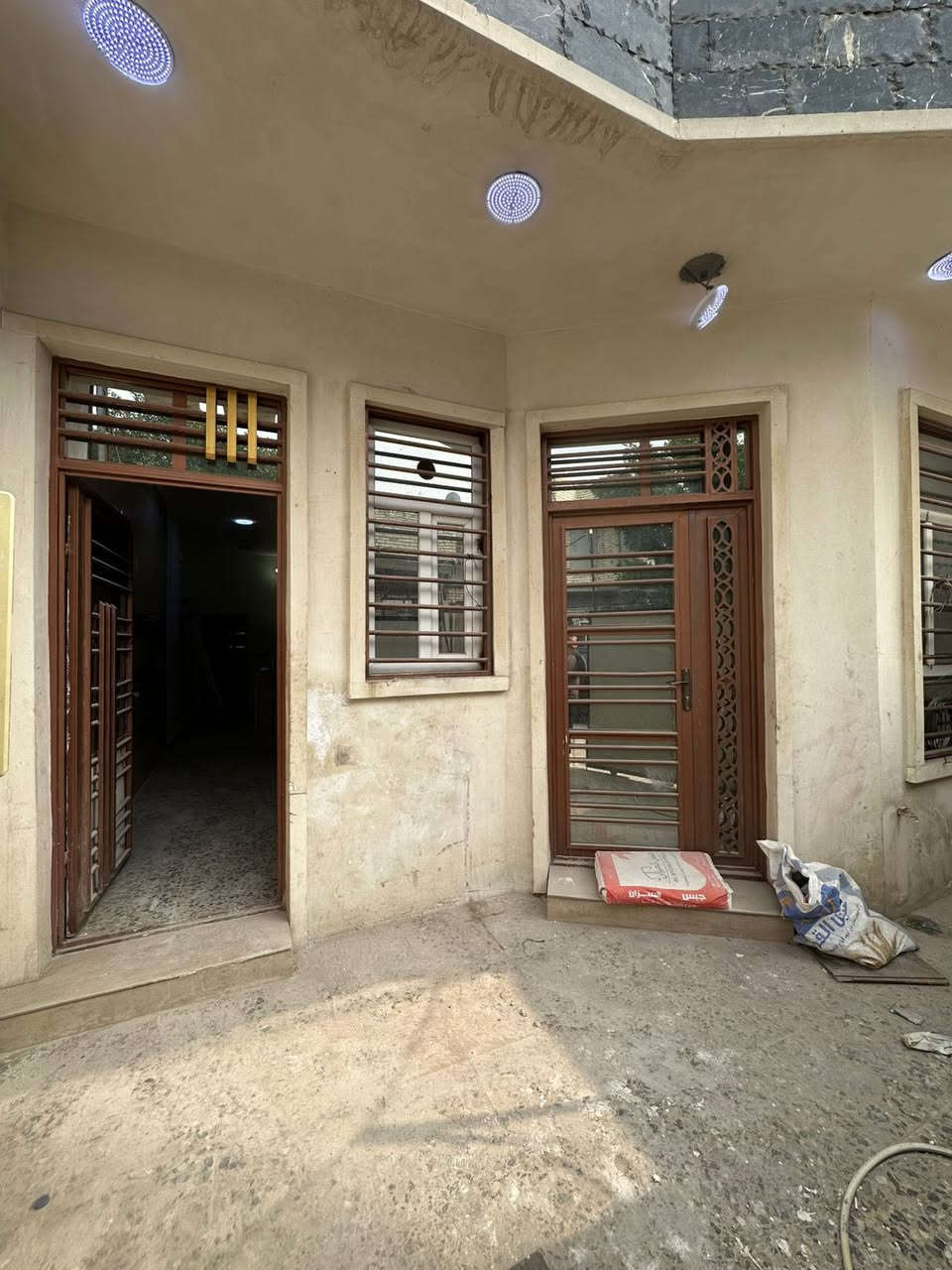 #دار_للبيع_مساحه100متر_واجه6اوربع_نزال16
يحتوي على 3غرف نوم+ستقبال+مطبخ+صحيات عدد2
طابو زراعي سند25قرار محكمه 
📍العنوان بغداد الدوره مدخل البوعيثه مجمع السلطان الاول
السعر كلش مناسب الاستفسار *********** //***********
