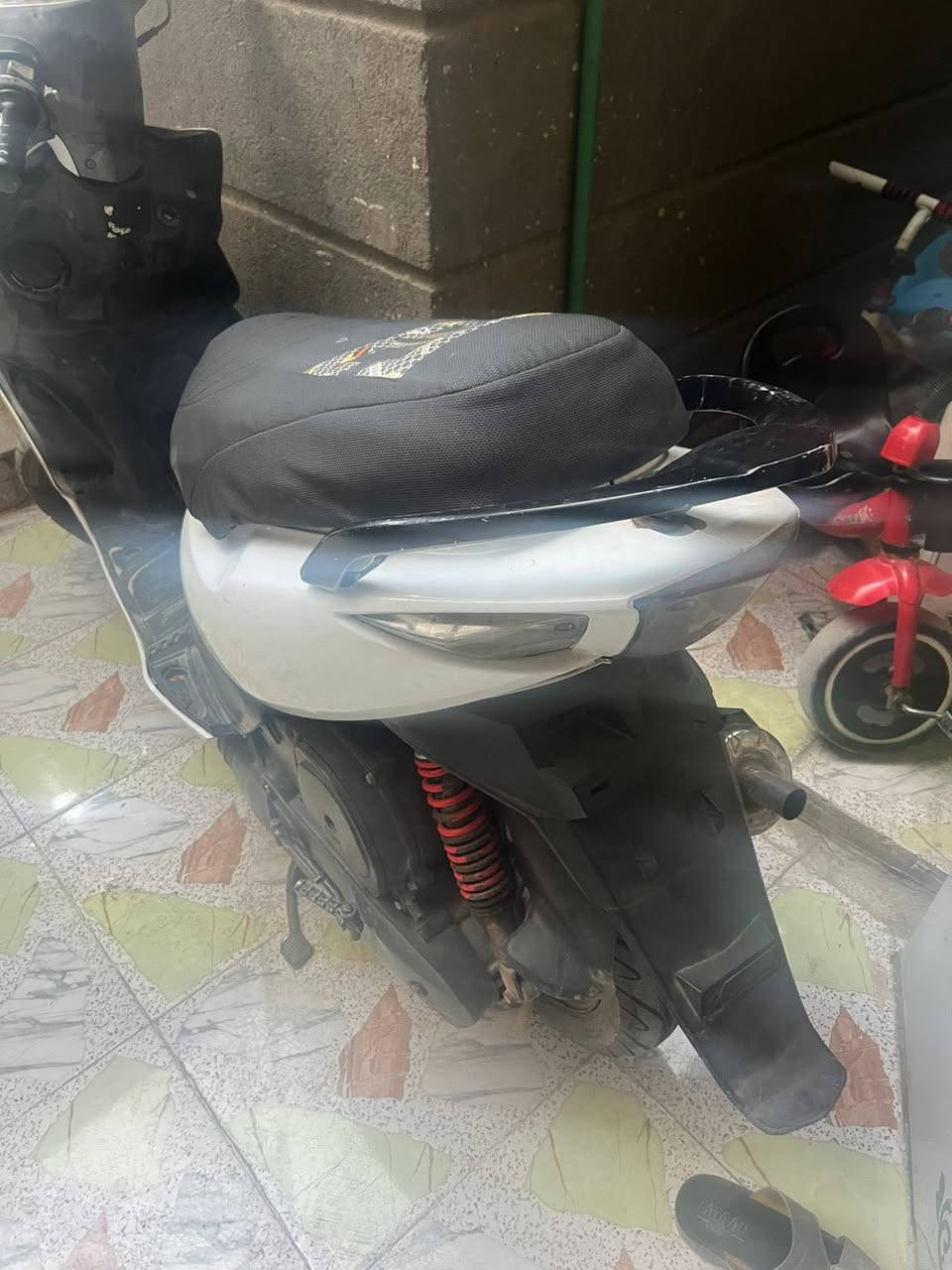 للبيع ماكس مضلع الدراجه نكره سلف الدراجه مزوده صفحه وبوشه 55 الدراجه نضيفه ومانقصه شي رايده ب٥٠٠ وبيه مجال وهذه رقمي ***********
