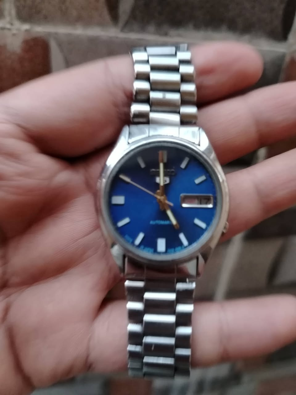 تحية طيبة لجميع
ساعة سيكو 5 ياباني مكينة أوتوماتيك
منفذ يومي واسبوعي بلغة العربية والانكليزية
السعر ٦٥ الف
يوجد توصيل لكافة محافظات العراق


**إذا كنت صاحب هذا الإعلان وتريد حذفه لأي سبب، رجاءا أرسل رسالة إلى الدعم الفني**