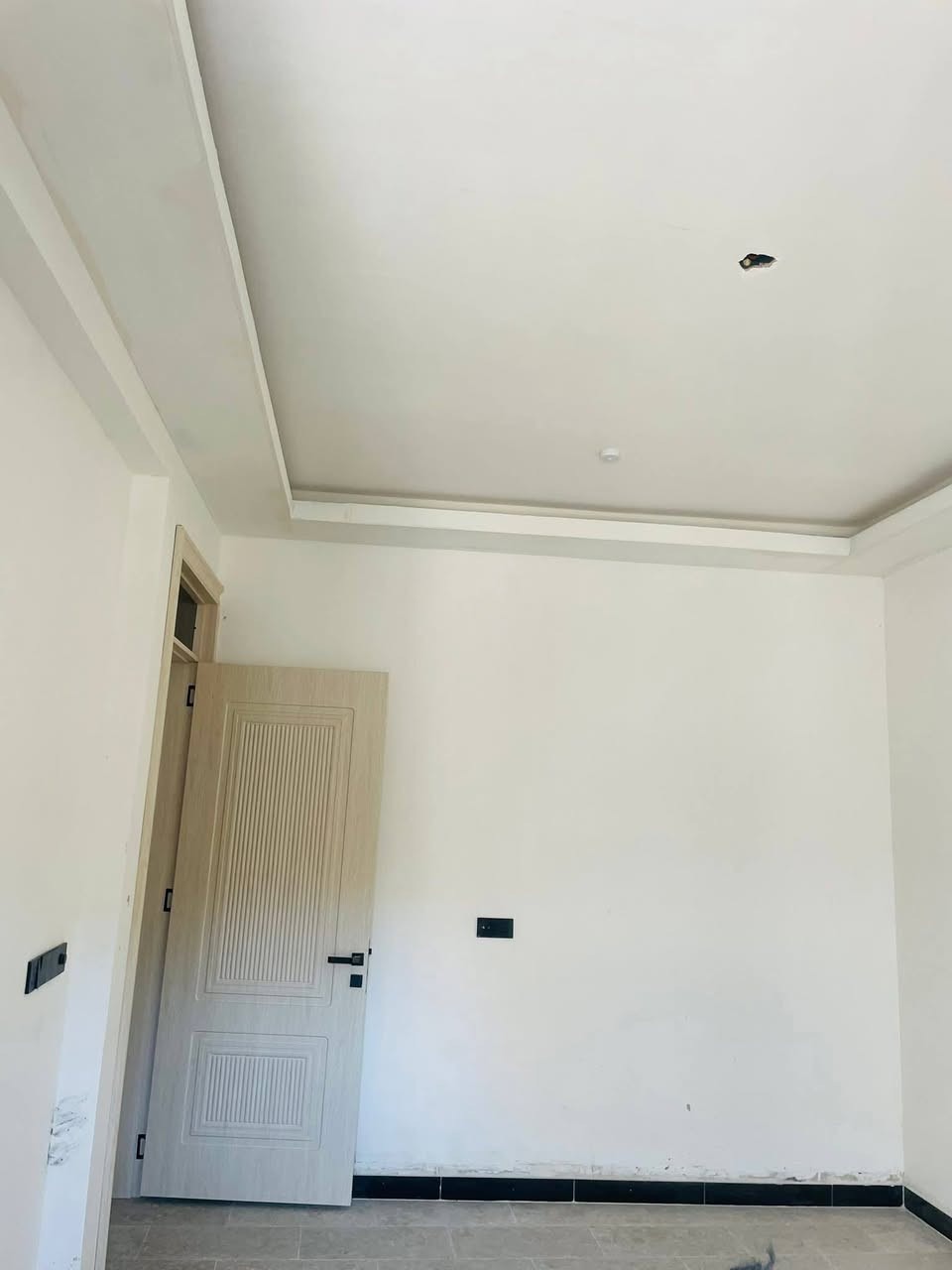 يا الله
دار حديث للبيع تم انجازه من طراز الدرجة الاولى في منطقة الشعب خلف النادي العربي
المساحة ١٠٠ متر
واجه ٥ متر
نزال ٢٠ متر
يحتوي على ٤ غرف نوم وخدمات ٣
مدخلين/ وصالة خطار ومطبخ ومنور
للاستفسار/ مكتب الحضارة للوساطة العقارية
***********
