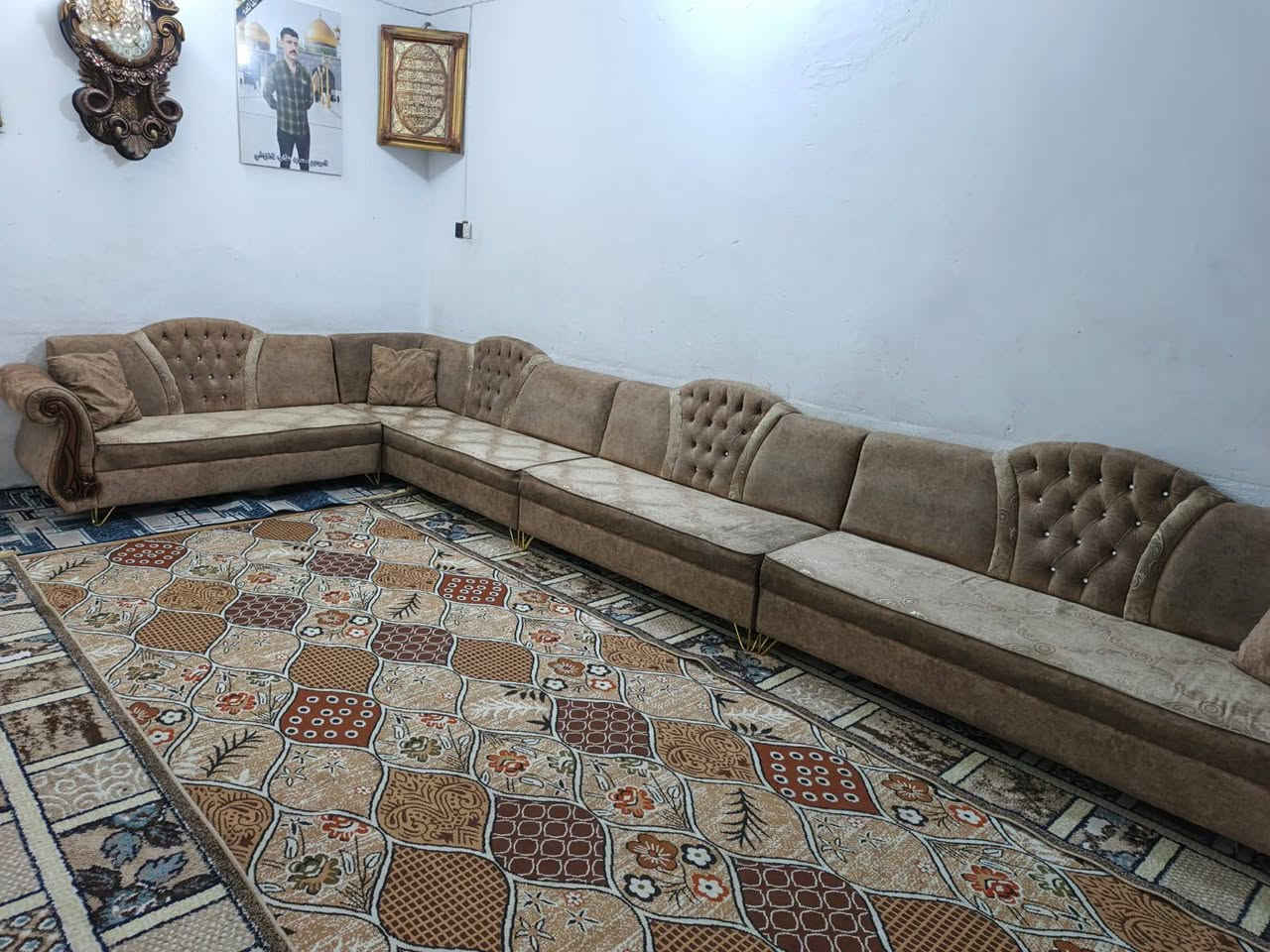 ديوان 14مقعد تسكام وقوي ثكيل تكمه جديد كلش نضيف جد سعره 325يوجد توصيل داخل كربلاء ***********
