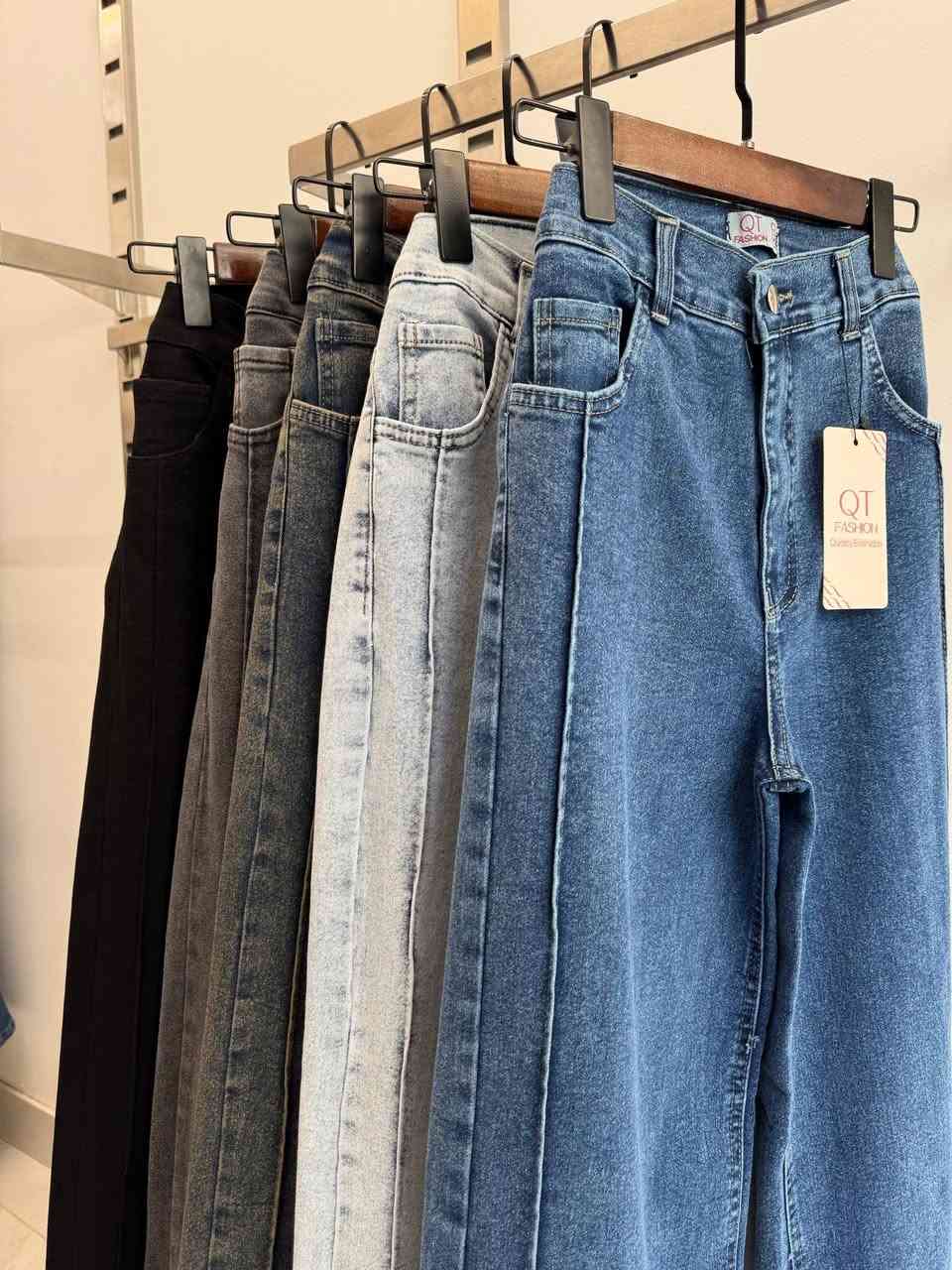 بطرون جينز تركي اصلي الطول 108🌺
العنوان الديوانيه قضاء غماس شارع الصافي 🌸
الفرع المقابيل التفاحه الخضراء 🌺
مجاور ازياء نونه  🌺
يوجد توصيل *********** جميع المحافظات العراق 🌹
