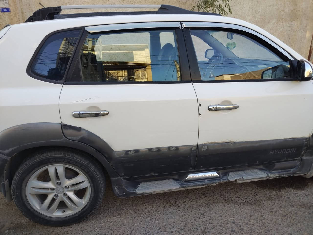هونداي توسان ٢٠٠٩ رقم بغداد بأسمي مكفوله من الضربه والصبغ بيهه بعض الملاحظات البسيطه ماشيه ٢٠٨ الق مكاني كربلاء للاستفسار *********** رايده 115

