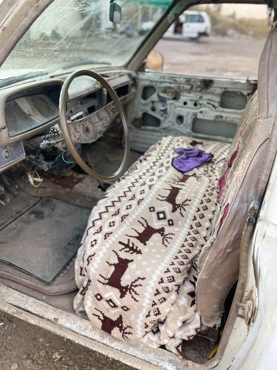 البيع بيكم موديل 80 محرك مكفول كير نظيف شاصي نظيف راقم ديالي دوشمه تعبانه تايرات نص عمر إلا ستفسارات علي هذا راقم ***********
