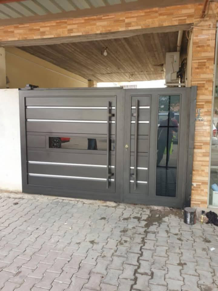 بأحدث موديل! بس ب(600) الف باب سلايت أو فرديتن حسب الطلب حديد ثقيل 2ملم تركي  حقيقي بليت جكر جام 6ملم صبغ اساس ولون الي يعجبك كل الموصفات المذكوره ضمن السعر نقل والتثبيت مجاني كل ما عليك مراسله الصفحه أو الاتصال على الرقم التا/***********/
*********** نجيك لباب البيت ناخذ القياس !.
وأيضا عمل كافه اعمال الحداده بجوده عاليه وأسعار تنافسية
