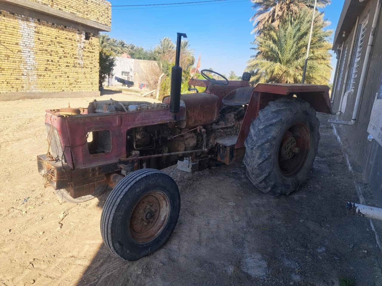 السلام عليكم مكينه عنتر للبيع جاهزه للعمل مكاني بابل الحله وياه عربانه اسكندريه نضيفه +خرماشه +معدلان + ديج مطبك ديج مفرد سعر ٣ ونص وبيه مجال بسيط استفسار ***********  وياه ثكالات عدد 6
