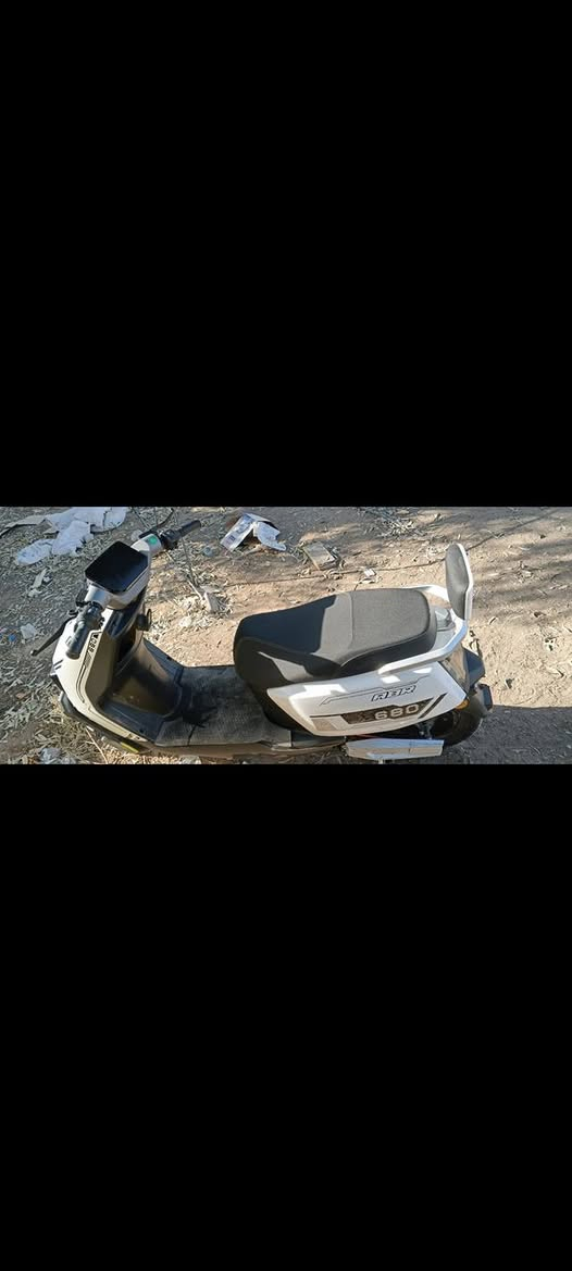 شرط الفحص اخو الجديد كلشي ما مفتوح حتى بنجر ما بي
مع زوج سويجات وزوج كرتات وزوج بصمه  للفتح + مريات غراضه كلا كامله
نظام شحن تلقائي شاحنه اصليه 
للاستفتار***********
