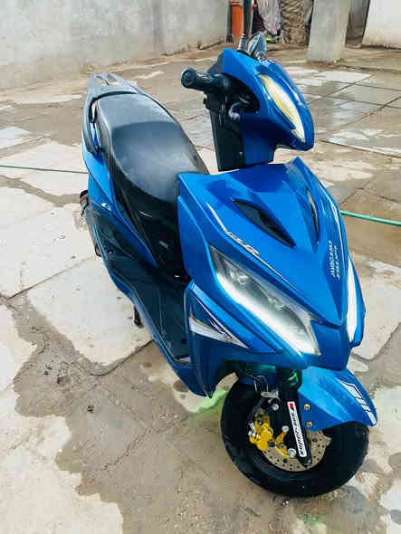 سلام عليكم دراجه للبيع جامبو نضيفه كلش شوفت عينك السعر  التصال ع الرقم *********** او مراسله خاص
