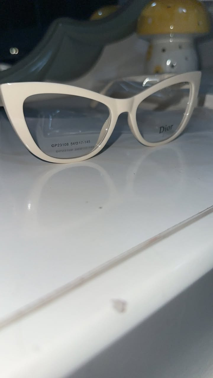 نضارات للبيع قيم مااعرف سعرهن


**إذا كنت صاحب هذا الإعلان وتريد حذفه لأي سبب، رجاءا أرسل رسالة إلى الدعم الفني**