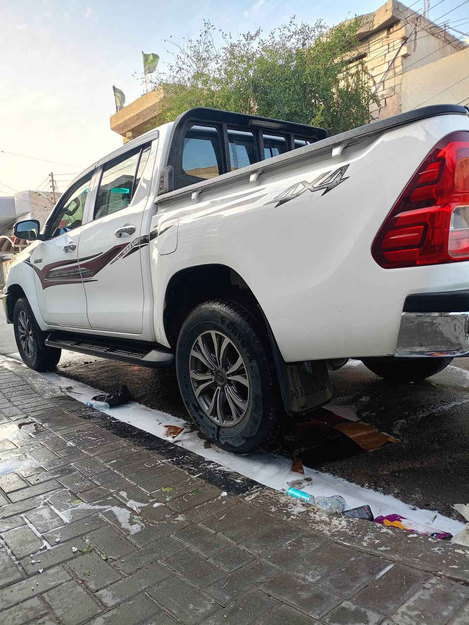 السلام عليكم بيكم للبيع 2018 مبدل بيها بنيد بس الباقي مكفول المكان البصره السعر 245.   ***********
