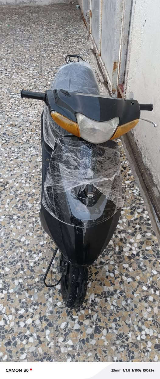 سلام عليكم دراجه ساسوكي للبيع مفتوحه مره وحده 
اوراق كهربائيات شغاله كله  سلف عوزه باتري فقط ويشتغل المكان المجر الكبير السعر 250وبيه مجال


**إذا كنت صاحب هذا الإعلان وتريد حذفه لأي سبب، رجاءا أرسل رسالة إلى الدعم الفني**