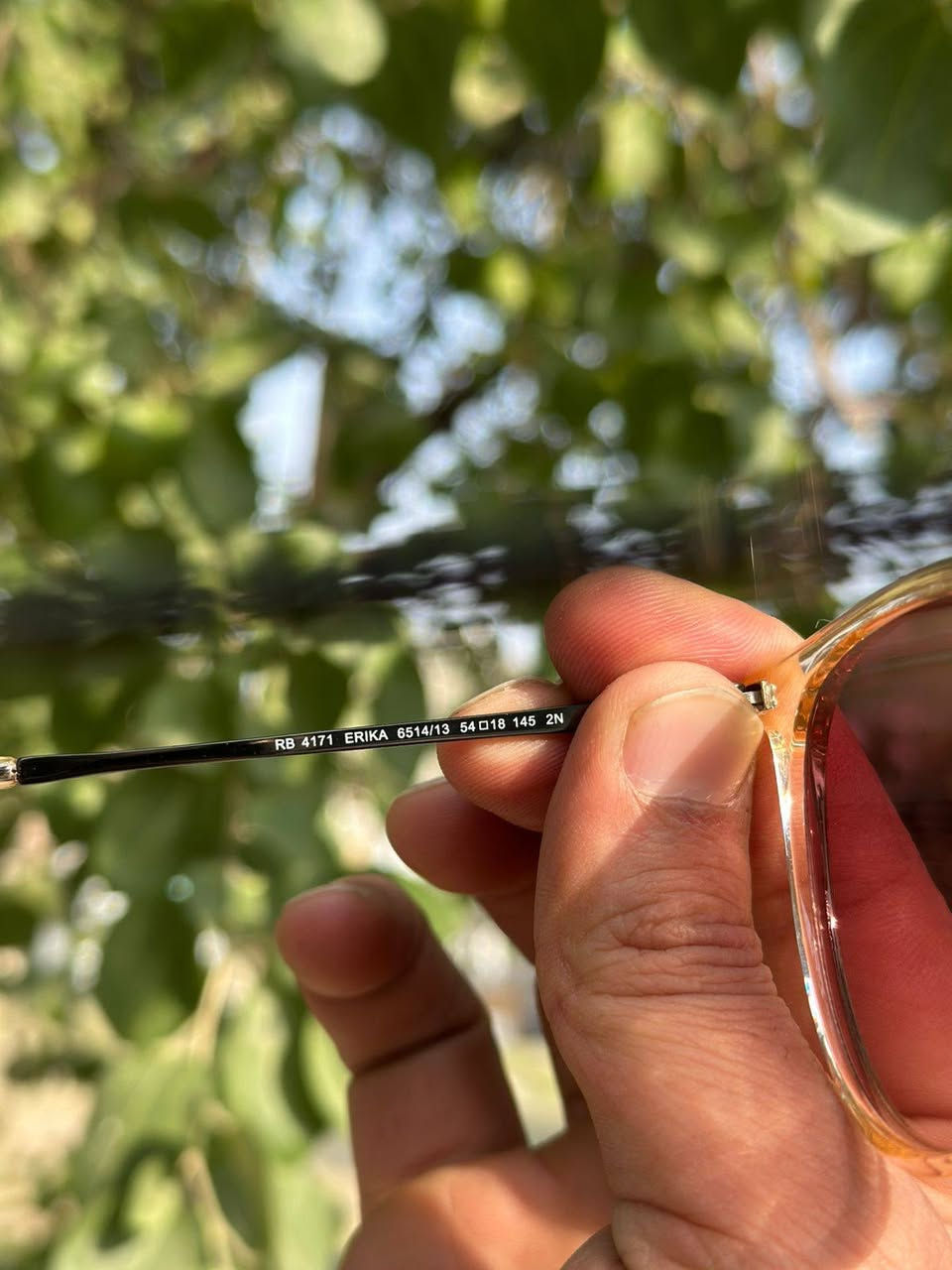 نظارة ريبان بهذة الشكل مال بضاعة dhl عندي كمية قليلة  القطعة ب10 كلش حلوة والياخذ اكثر من قطعة الة خصم


**إذا كنت صاحب هذا الإعلان وتريد حذفه لأي سبب، رجاءا أرسل رسالة إلى الدعم الفني**