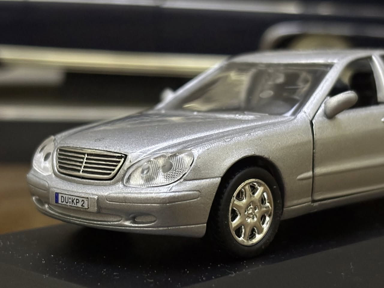 Mercedes-Benz W220
الملقبة ام عيون 👀

1:43

السعر 22 الف 

للحجز على الخاص او على الرقم ***********
