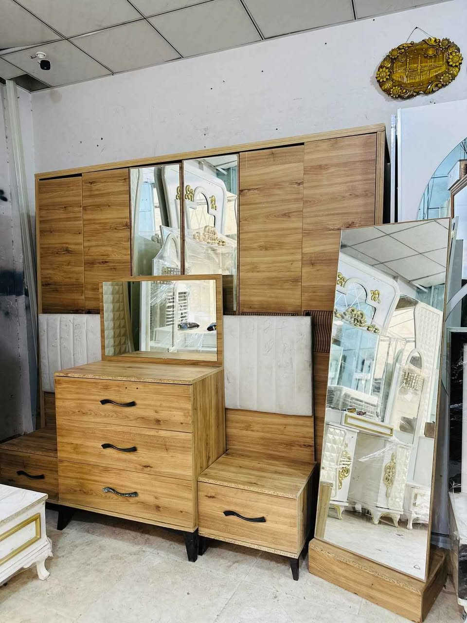 معرض عياض ويوسف غرفه نوم خمس قطع تركي ابو البيبان سعره 500 شدوه النقل.***********》***********》 كركوك, العراق
