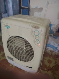كنفيره للبيع شغاله تشتغل على نص امبير  سعرها ٤٥ قفل ‏‪0776 212 1421‬‏