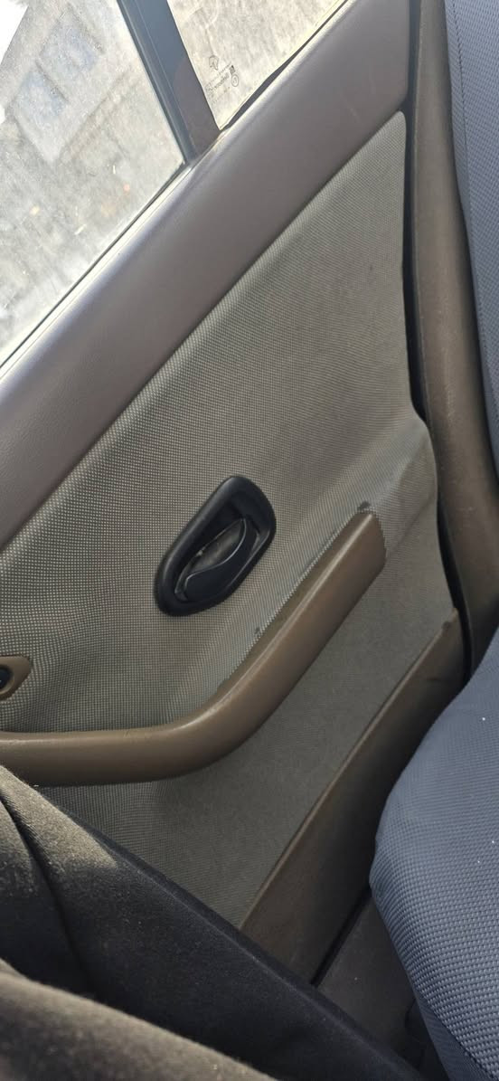 سمند ١١ جديده
مكينه كير حداديه تبريد كله بشرط
دواخل جديده
سياره كلش نضيفه ماناقصهه اي شي
السنويه نافذه
المكان العماره عواشه 
***********
***********
السعر ٤٦ وبيه مجال
