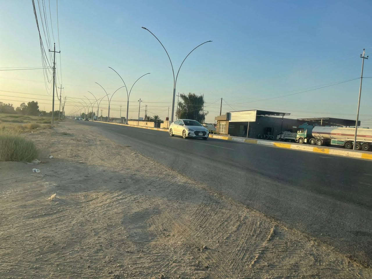 متوفر قطع اراضي 200م شارع 10م صالحه للبناء خدمات كلها واصله وقرييه على الشارع العام القطع كلها لزمه ضمان مكاتبه بصمه وتوقيع عنوانها زنكوره قرب مدرسة الخوارزمي الأهليه للاستفسار ***********
