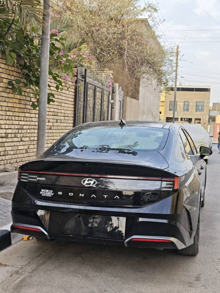 هيونداي سوناتا وارد أمريكي 2024
SEL plus 
زيرو ماشيه 11000 ميل 
سوداء اللون موديل 2024
ضررها بنيد وجاملغ مبدلات اصلي تفصيخ  نفس اللون 
فتحة سقف بانوراما كامله 
شاشه كبيره بأكثر من ثيم 
ثيمات متعدد للعينه
كشنات تدفئة  
كشنات كهربائية 
دواخل قماش ابيض 
اوتو هولد 
كار بلي 
ابل بلي 
نظام بوز للصوت 
تبريد مناخي 
كامره خلفيه 
اوتو ستوب 
رادارات 
حساسات 
امرايات شفط
تحكم ستيرن
كار بلي 
كل الابواب بصمه لمس 
تشغيل عن بعد 
صندوغ يفتح عند الاقتراب من السيارة 
 حره 
مكانها البصرة 
مرقمه بصرة رقم مميز 
السعر 220
هاتف *********** البصرة, العراق
