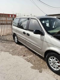 كيا كرنفال 2000 كاز بلادي 07810963479 الشراي