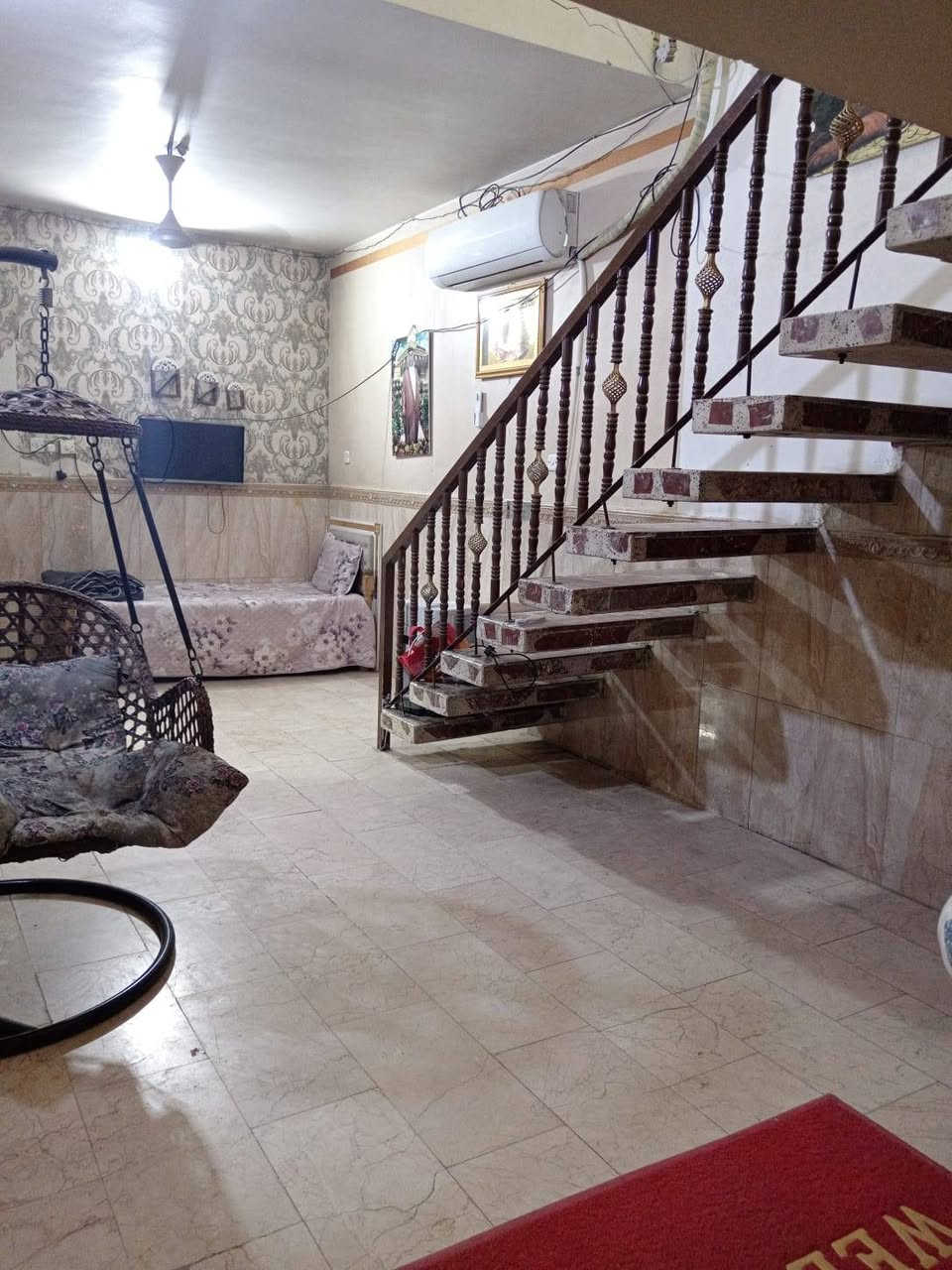 السلام عليكم.. مكلف بالنشر
(للبيع) بيت طابو صرف مساحته ١٥٦ متر
موقعه كلش حلو الابطال قرب ملعب ابن شنيع
عارضينه ب ١٠٠ وبيه مجال.. اي استفسار اتصل بصاحب البيت.. ***********/ وبلعافية ع الي ياخذه..
